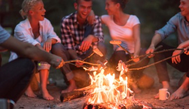 Kamingespräch am Lagerfeuer