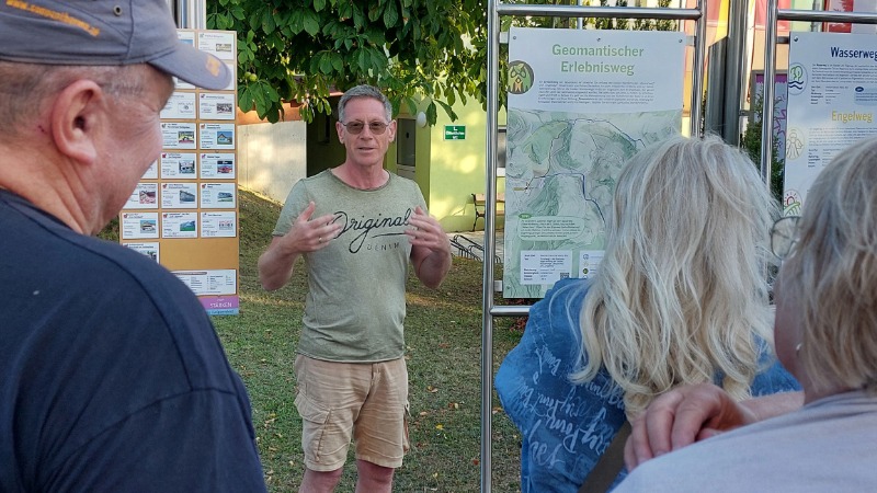 Andreas Weber am Geomantischen Erlebnisweg Maria Bild – Kraftplatz im Wald, Südburgenland