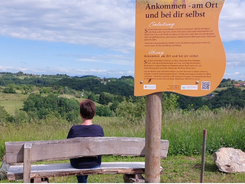 Kraftplatz am Geomantischen Erlebnisweg in Maria Bild – Lichtung im Wald, Südburgenland